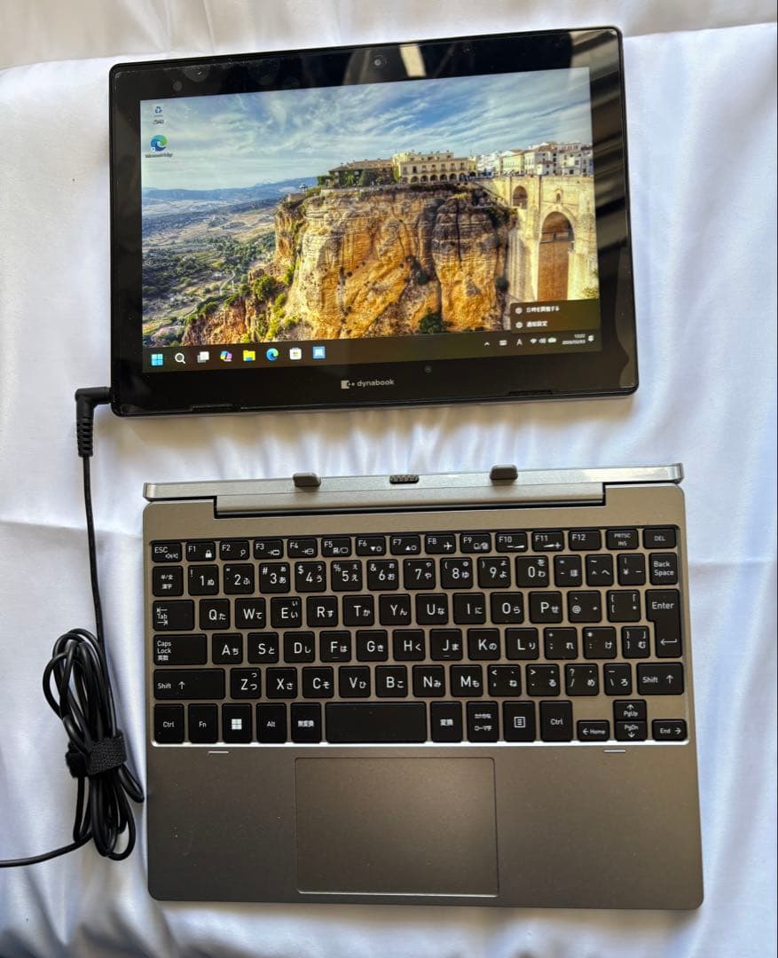 Windowsノート本体 dynabook F60/KW
