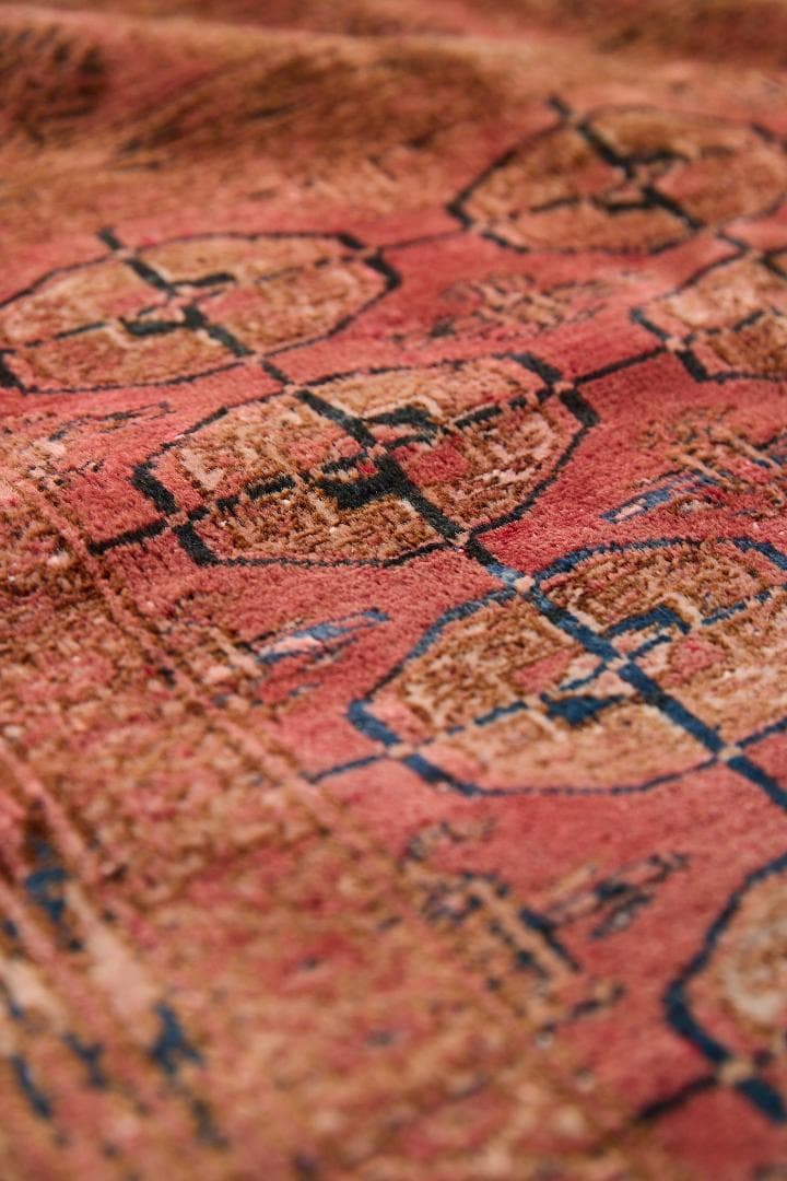 アンティークラグ　トルクメン族 エルサリ（189×135cm）赤　黒　茶