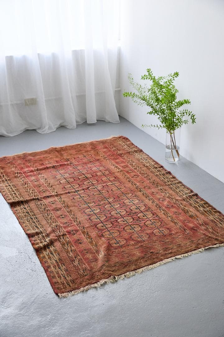 アンティークラグ　トルクメン族 エルサリ（189×135cm）赤　黒　茶