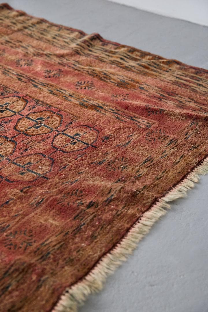 アンティークラグ　トルクメン族 エルサリ（189×135cm）赤　黒　茶