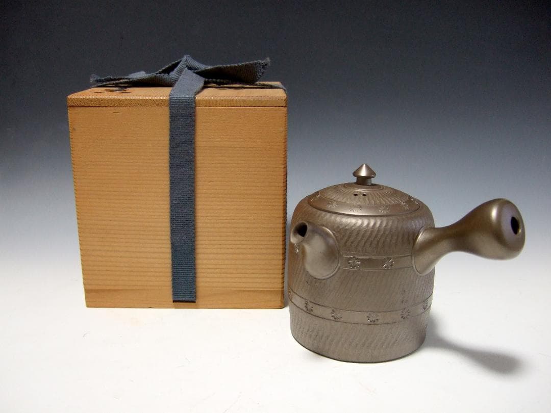 萬古焼 森 伊呂久 造 釣鐘形 横手 急須 共箱 / 万古焼