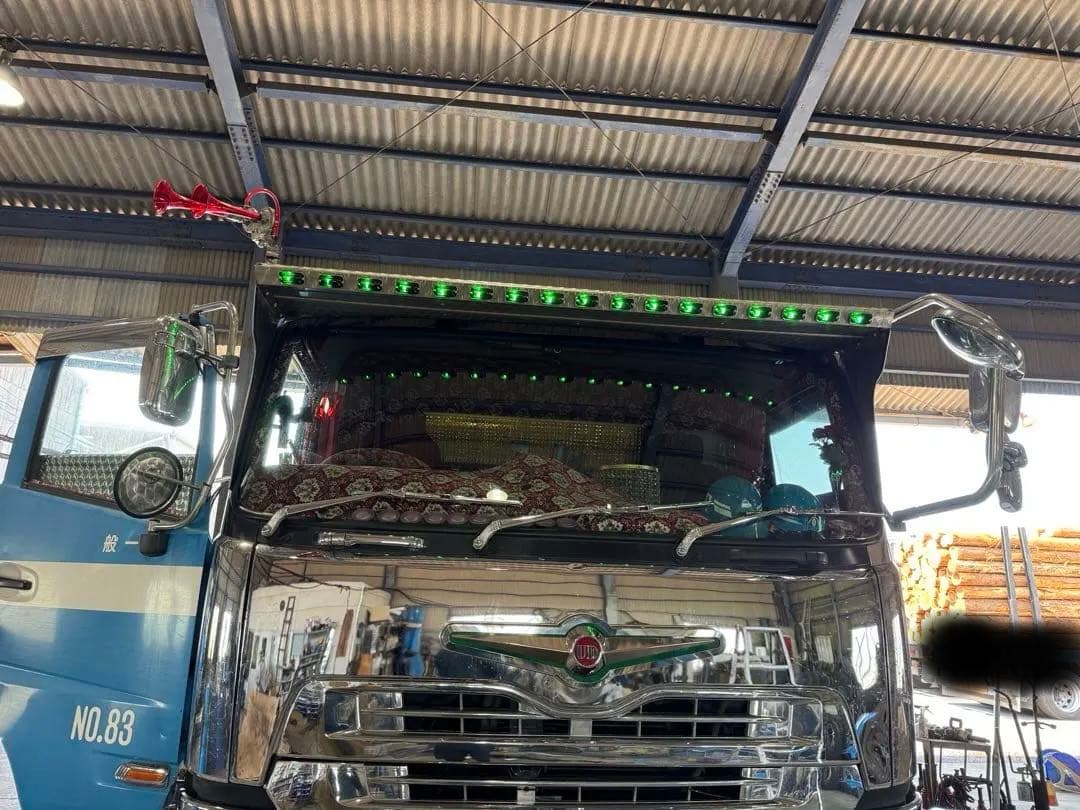 UDクオン フロントバイザー