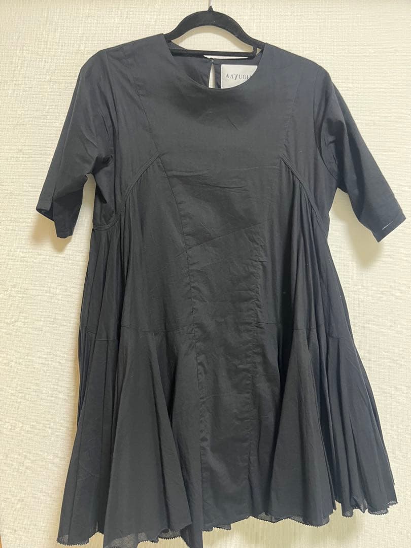 AAYUSHI/アユーシ　ボリュームフレアハーフスリーブワンピース
