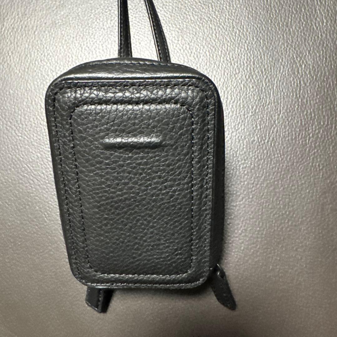 objcts.io アジャスタブルレザーストラップ一体型 マイクロバッグ