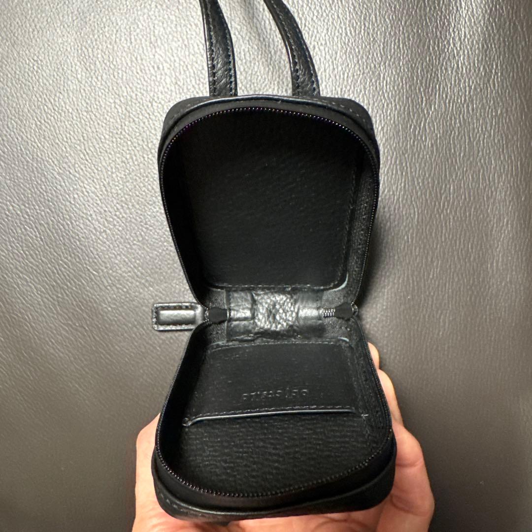 objcts.io アジャスタブルレザーストラップ一体型 マイクロバッグ