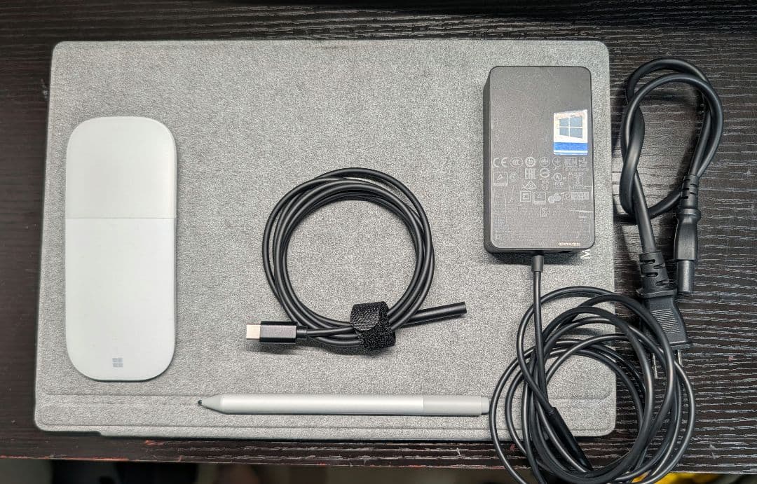 Surface pro5 windows11pro　純正マウス、カバー、ペン付