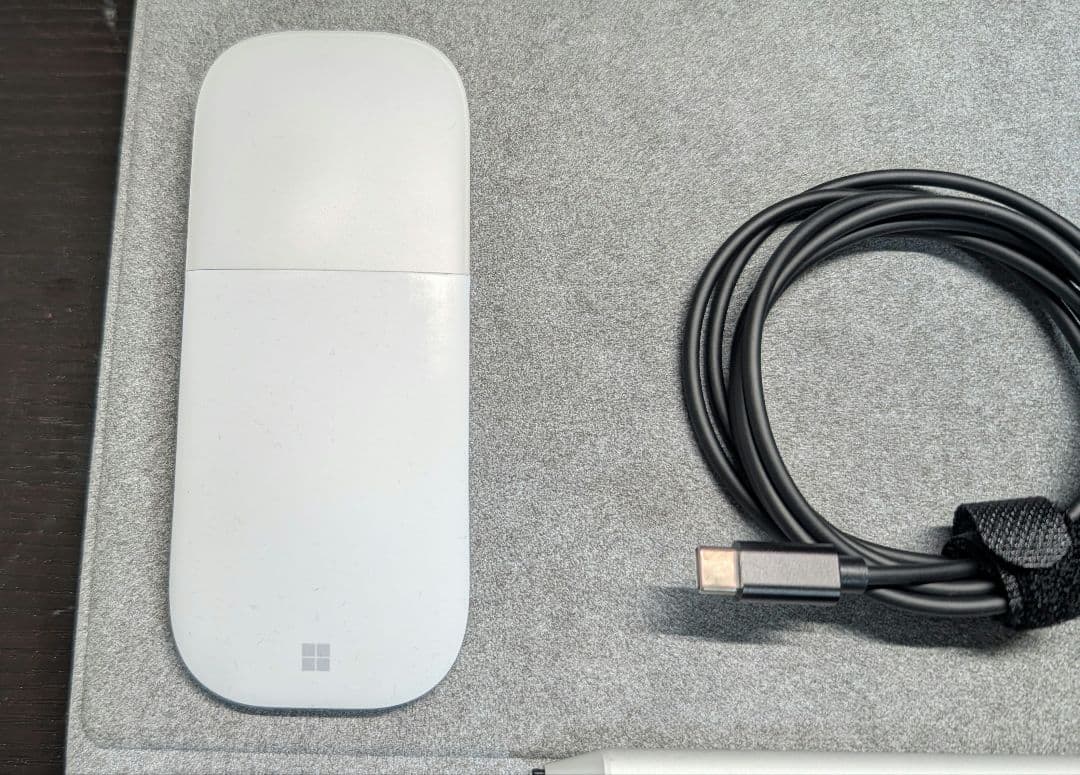 Surface pro5 windows11pro　純正マウス、カバー、ペン付