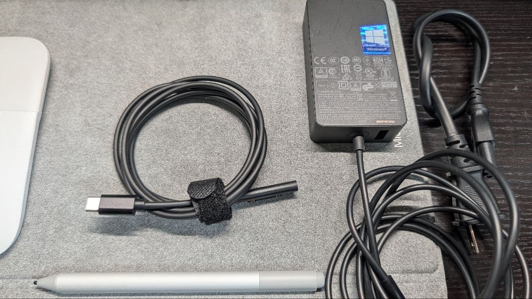 Surface pro5 windows11pro　純正マウス、カバー、ペン付