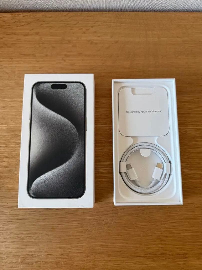 Apple iPhone15Pro white USA 無音 256GB