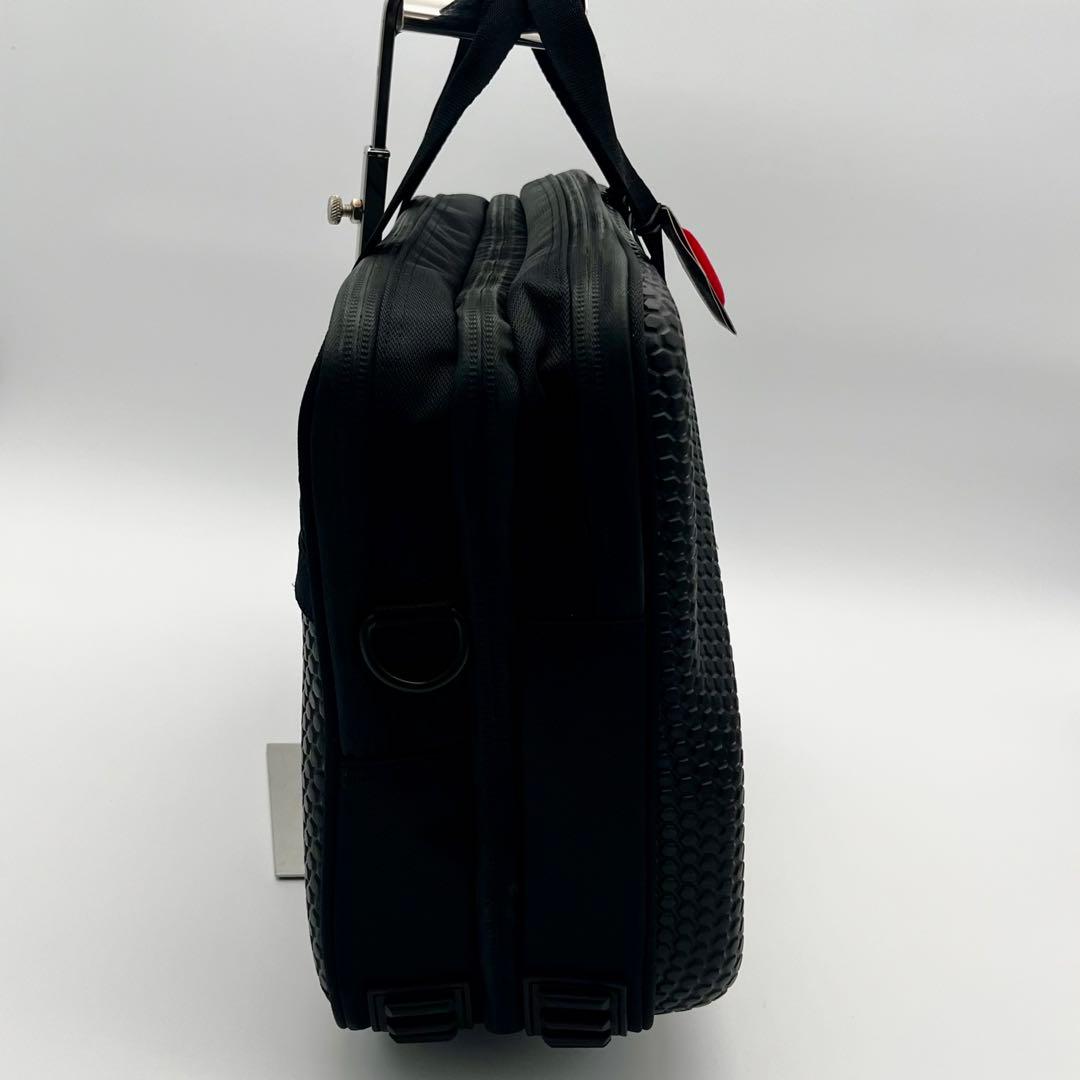 LAT56° ブリーフケース URBAN WARRIOR拡張型 13.3PC対応