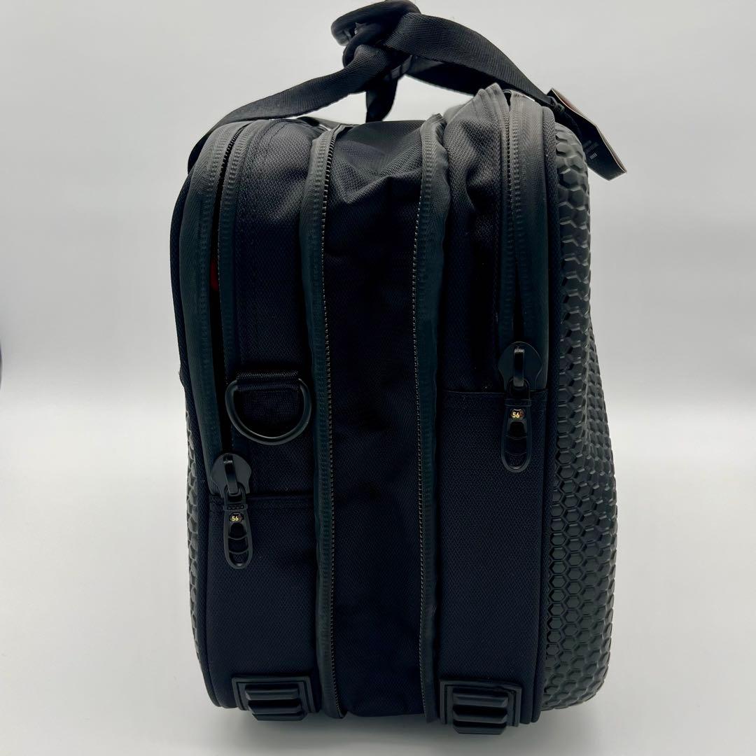 LAT56° ブリーフケース URBAN WARRIOR拡張型 13.3PC対応