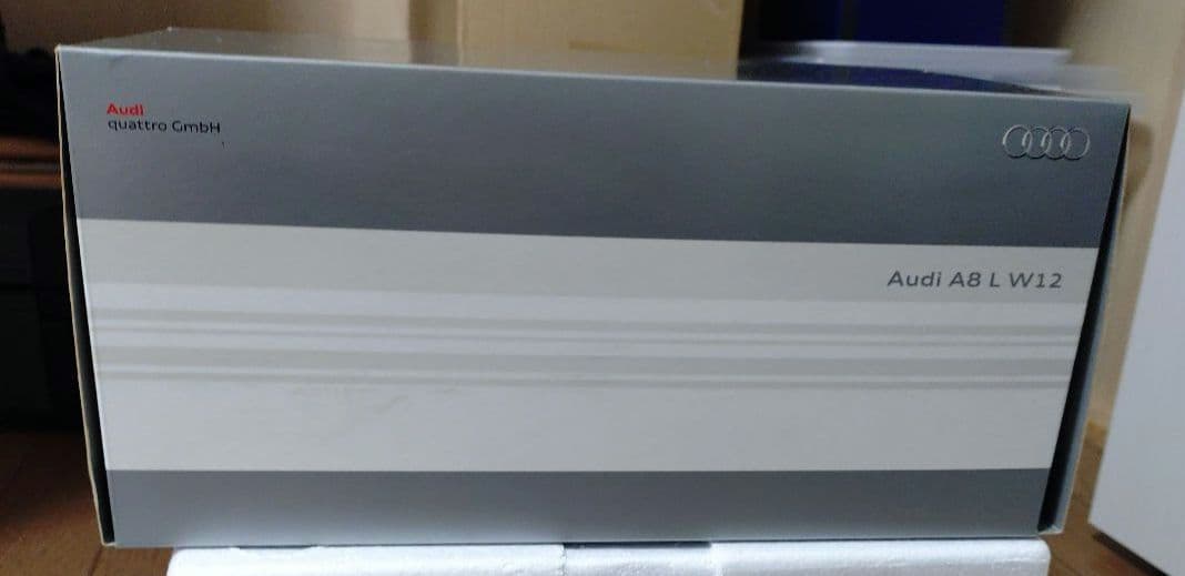 1/18 Audi A8 L W12 アウディA8