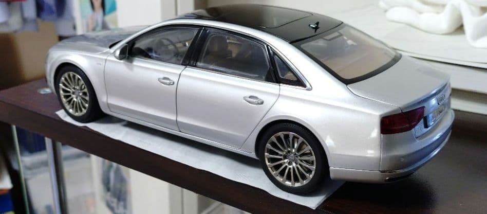 1/18 Audi A8 L W12 アウディA8