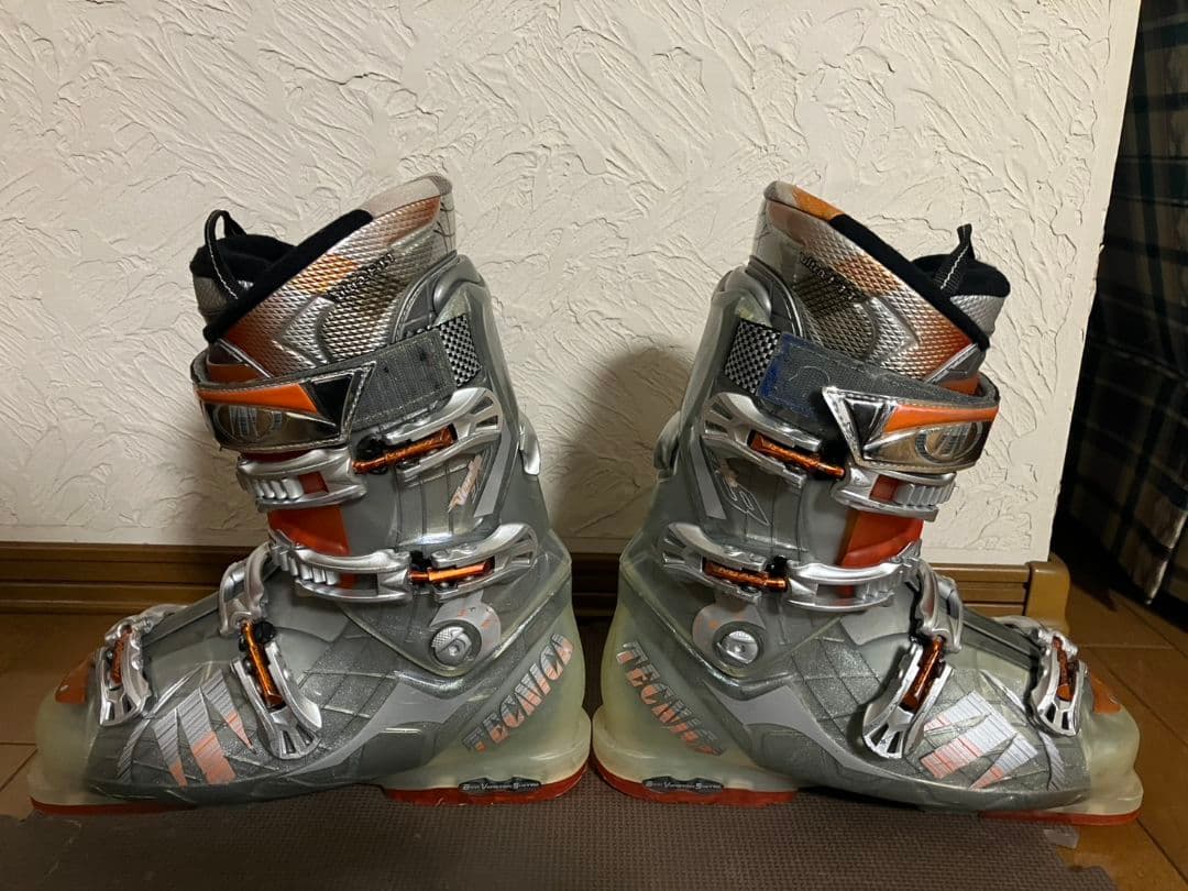 TECNICA　テクニカ　スキーブーツ　28cm〜28.5.5cm 足幅広め