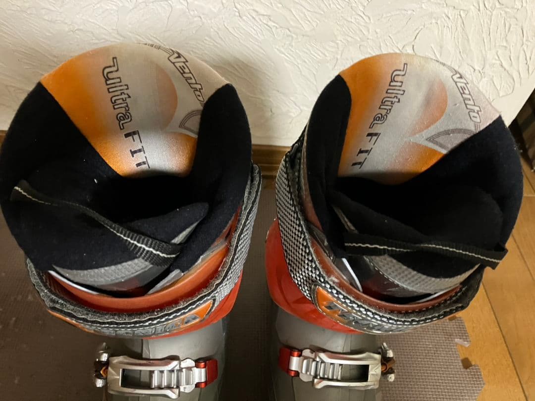 TECNICA　テクニカ　スキーブーツ　28cm〜28.5.5cm 足幅広め