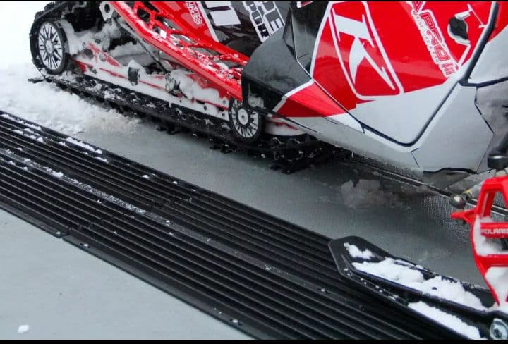 8枚セットCaliberマルチグライド スノーモービル用ガイドレールトレーラー