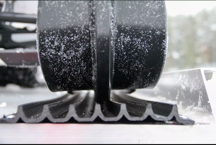 8枚セットCaliberマルチグライド スノーモービル用ガイドレールトレーラー