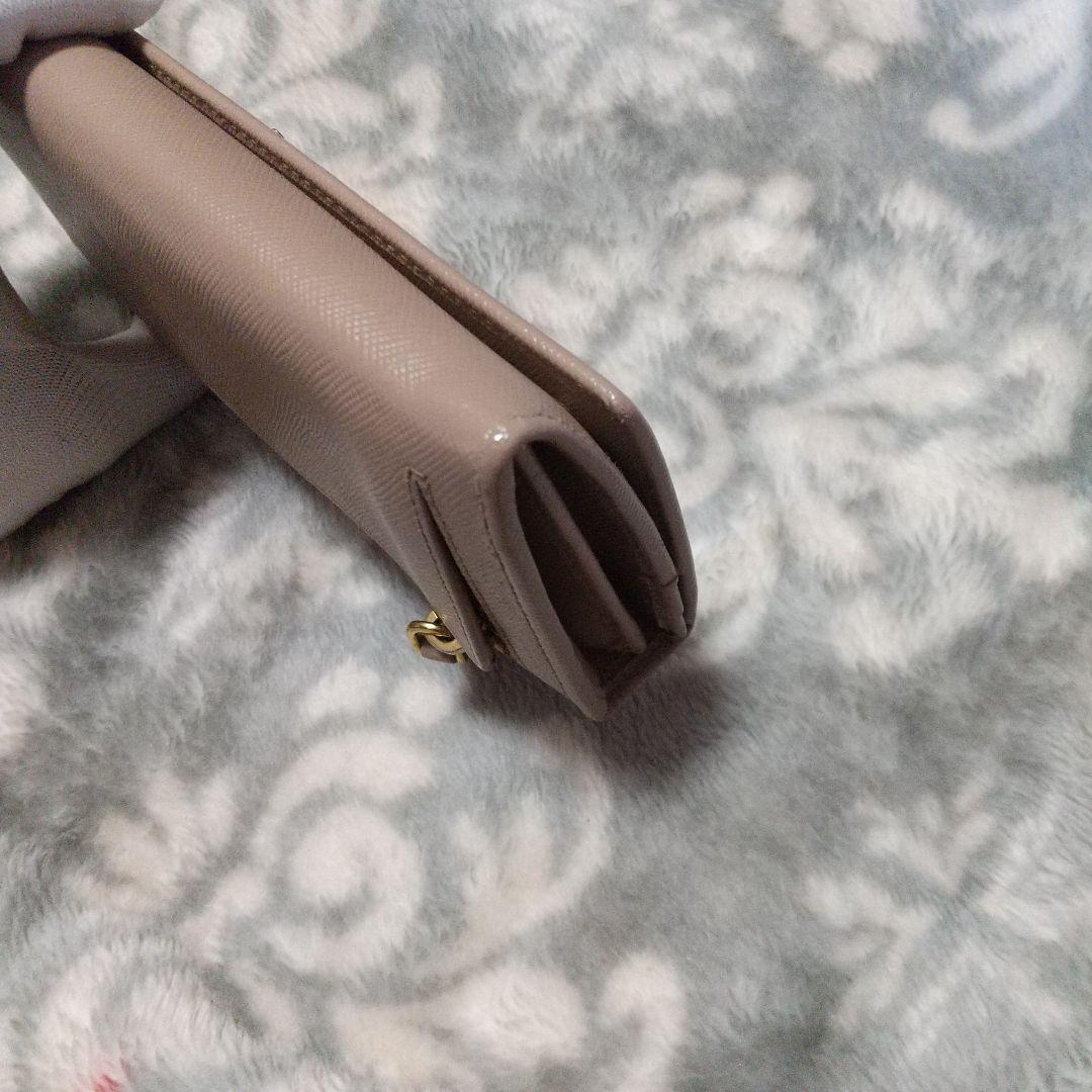 PRADA サフィアーノレザー 三角ロゴ長財布 ベージュ系