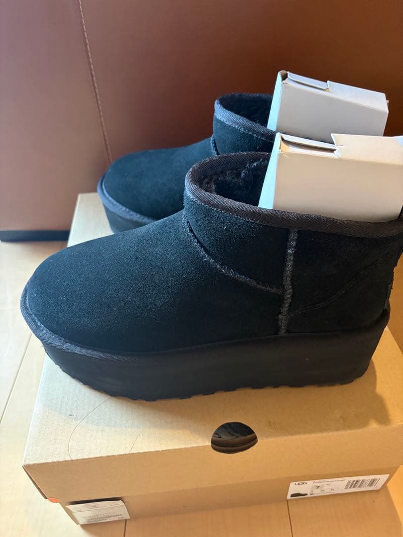 UGG 黒 ムートンブーツ 厚底新品同様