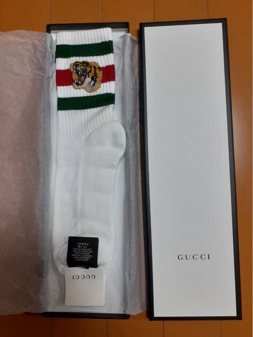 GUCCI トラ刺繍 ホワイトソックス
