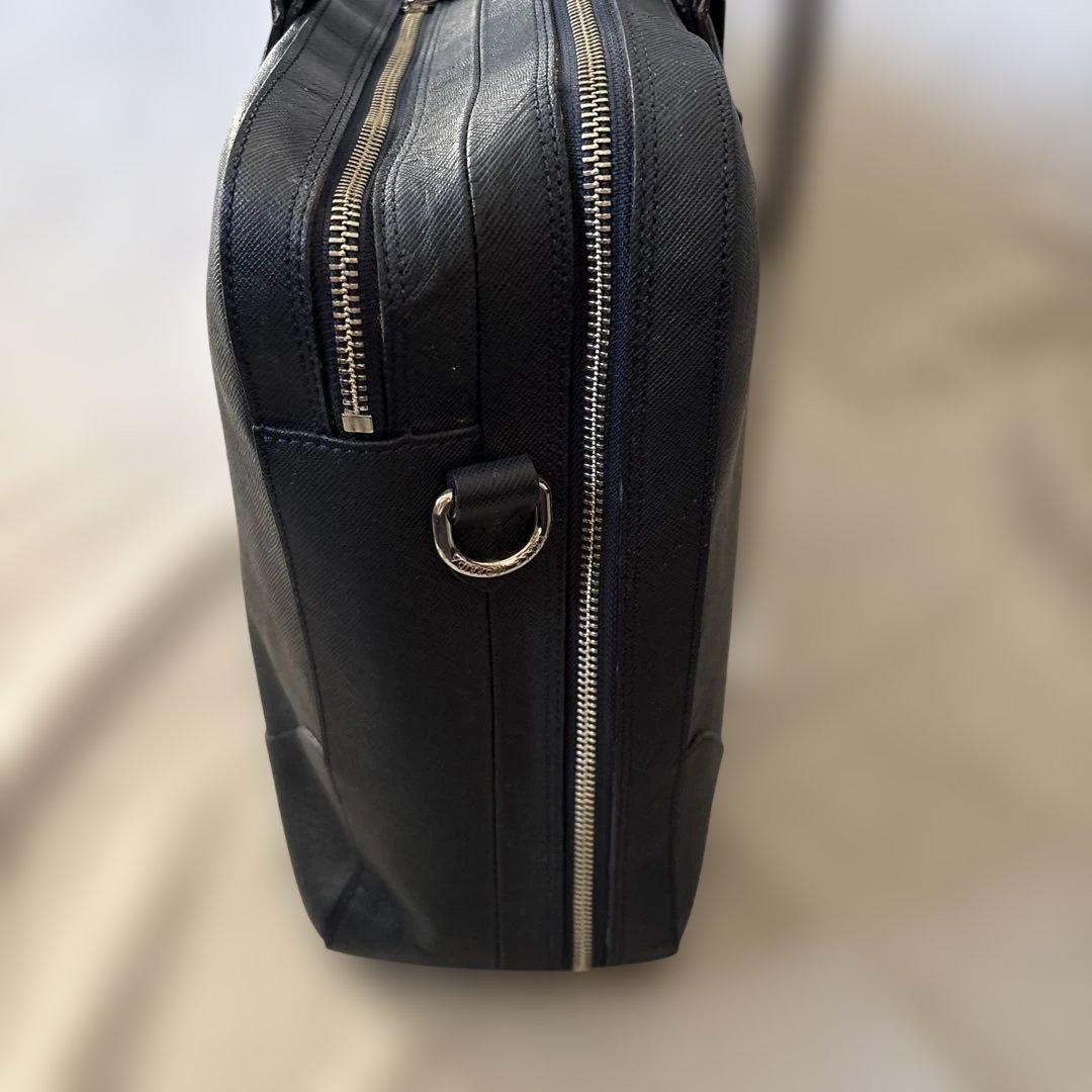 人気✨ペッレモルビダ　ビジネスバッグ ネイビーレザー　2層　パソコン収納可能