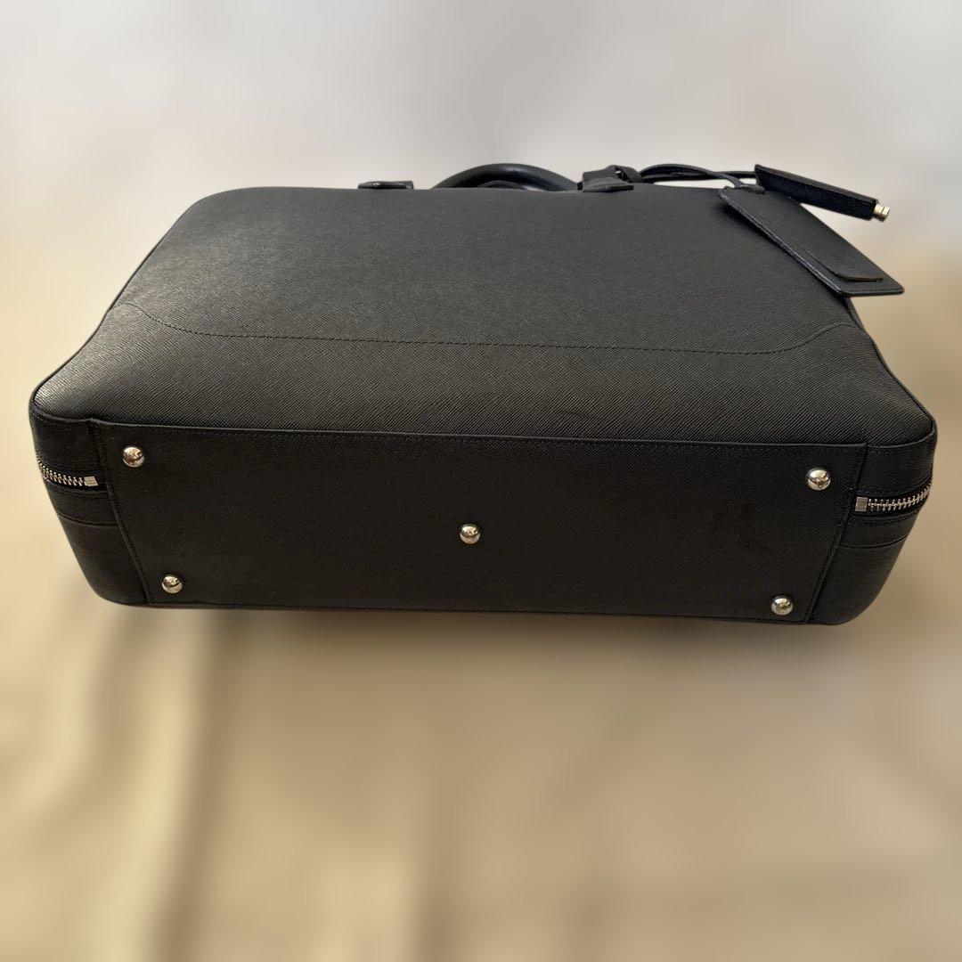 人気✨ペッレモルビダ　ビジネスバッグ ネイビーレザー　2層　パソコン収納可能