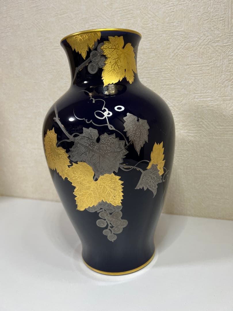 美品　大倉陶園　壺型花瓶　28cm 金彩葡萄　瑠璃金蝕ぶどう　フラワーベース