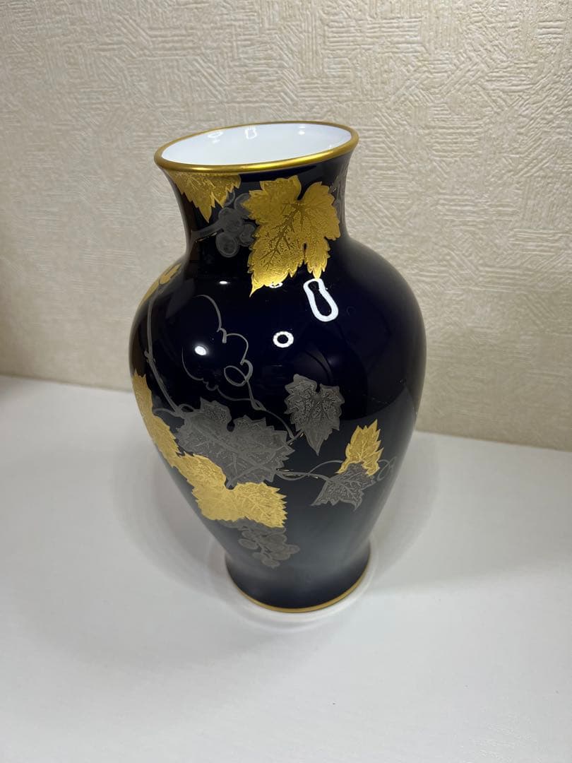 美品　大倉陶園　壺型花瓶　28cm 金彩葡萄　瑠璃金蝕ぶどう　フラワーベース