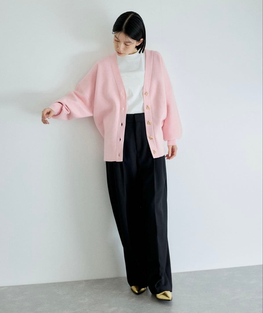 新品 アダムエロペ　トライアングルボタンミドルカーディガン　ブルー　長袖　ピンク