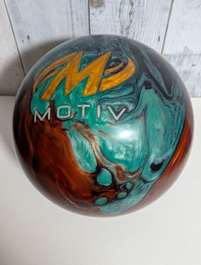 15P MOTIV ミシックジャッカル ボウリング ボール