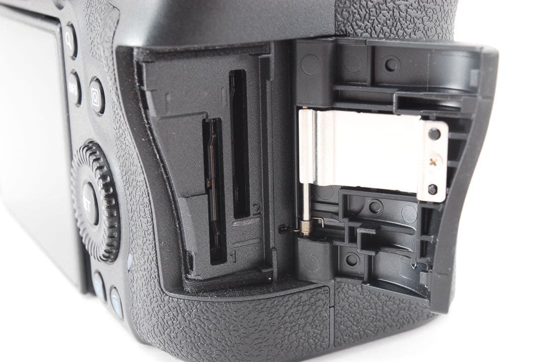 ☆付属品付き☆Canon EOS R6 キヤノン ミラーレス一眼 フルサイズ