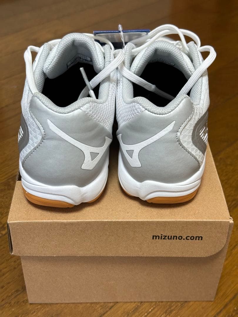 新品 Mizuno バレーボールシューズ 24.5cm