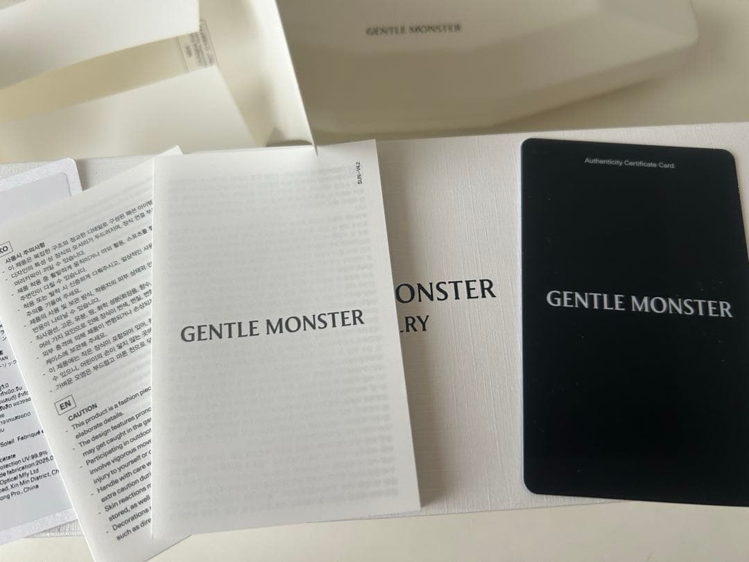 小物 GENTLE MONSTER Kiira02