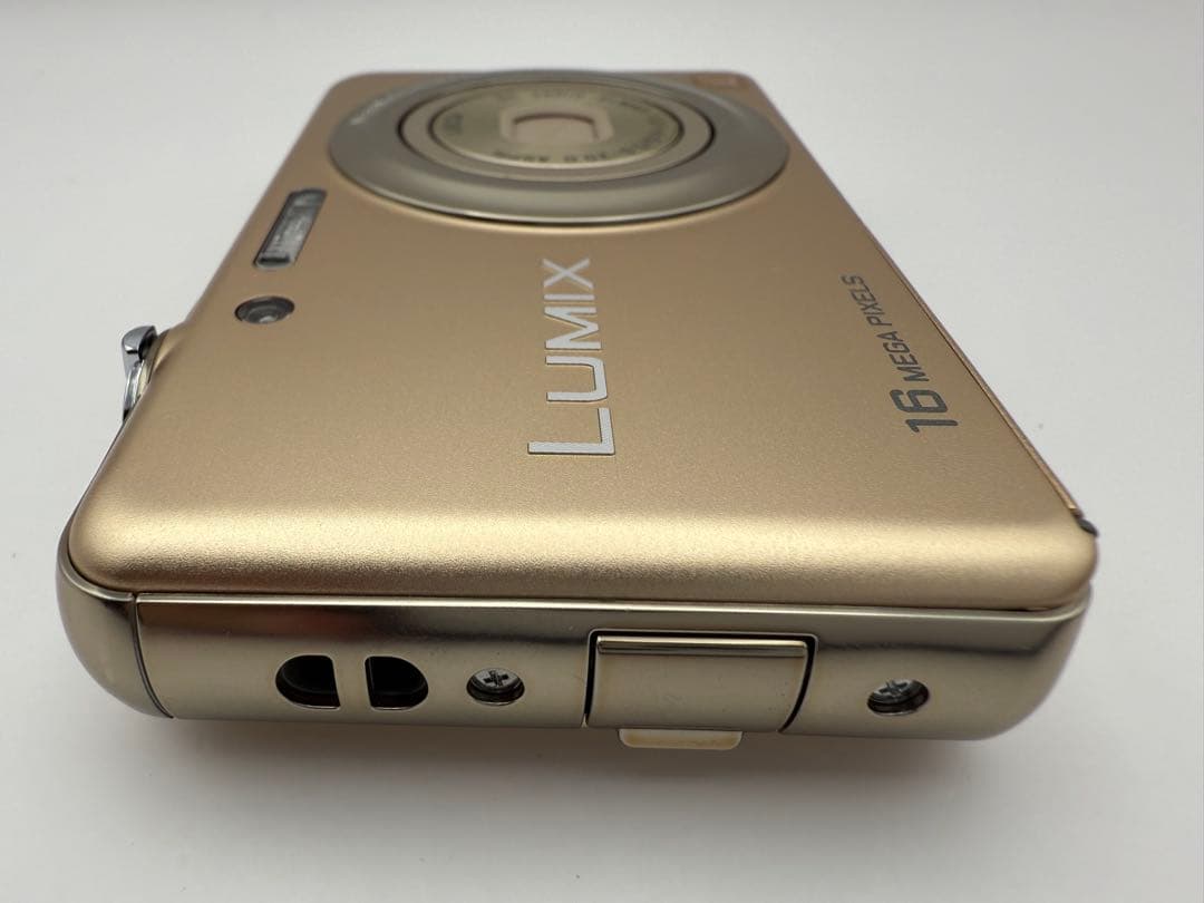 【極美品】 Panasonic LUMIX DMC-FH7 ゴールド
