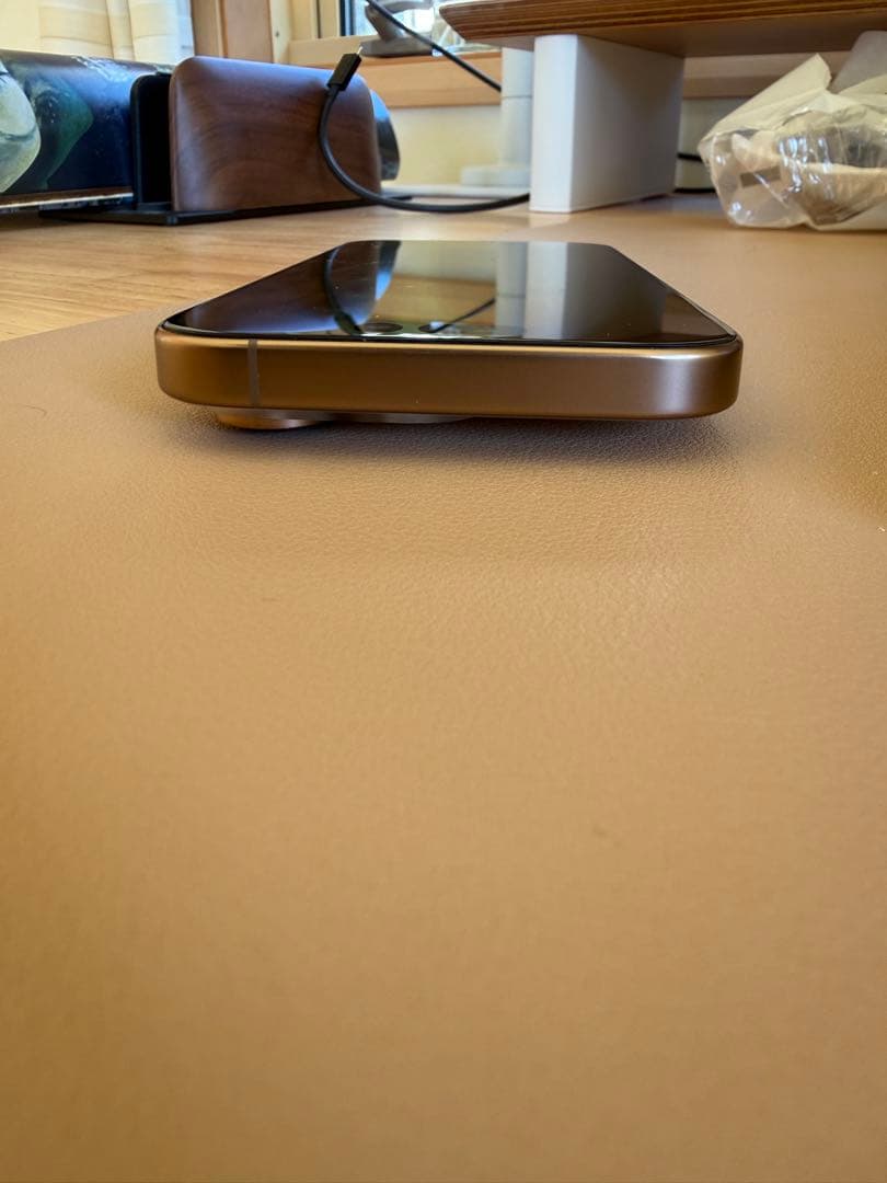 Apple iPhone 16 Pro 1TB デザートチタニウム