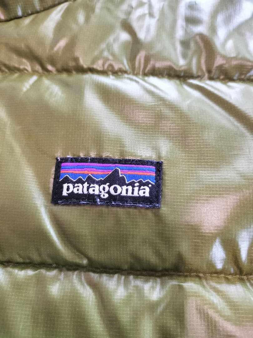 専用です。　　patagonia フード付きダウンジャケット オリーブグリーン