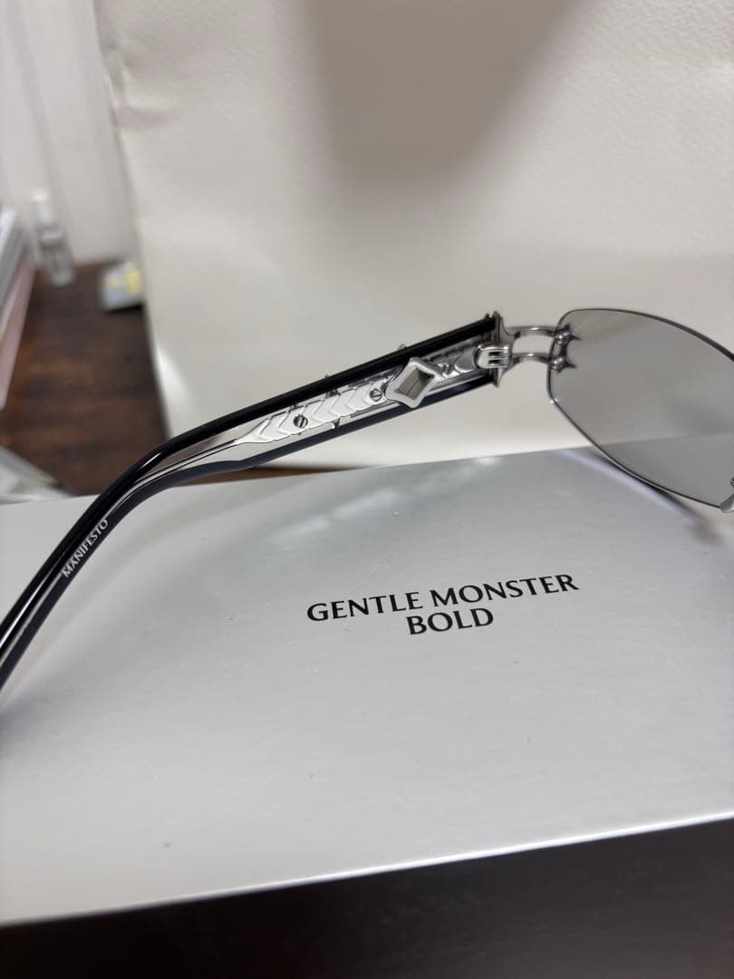 小物 GentleMonster BoldCollection Manifesto02