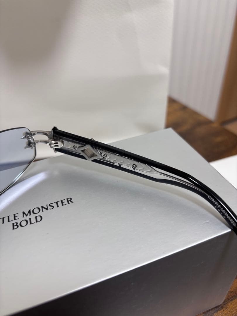 小物 GentleMonster BoldCollection Manifesto02