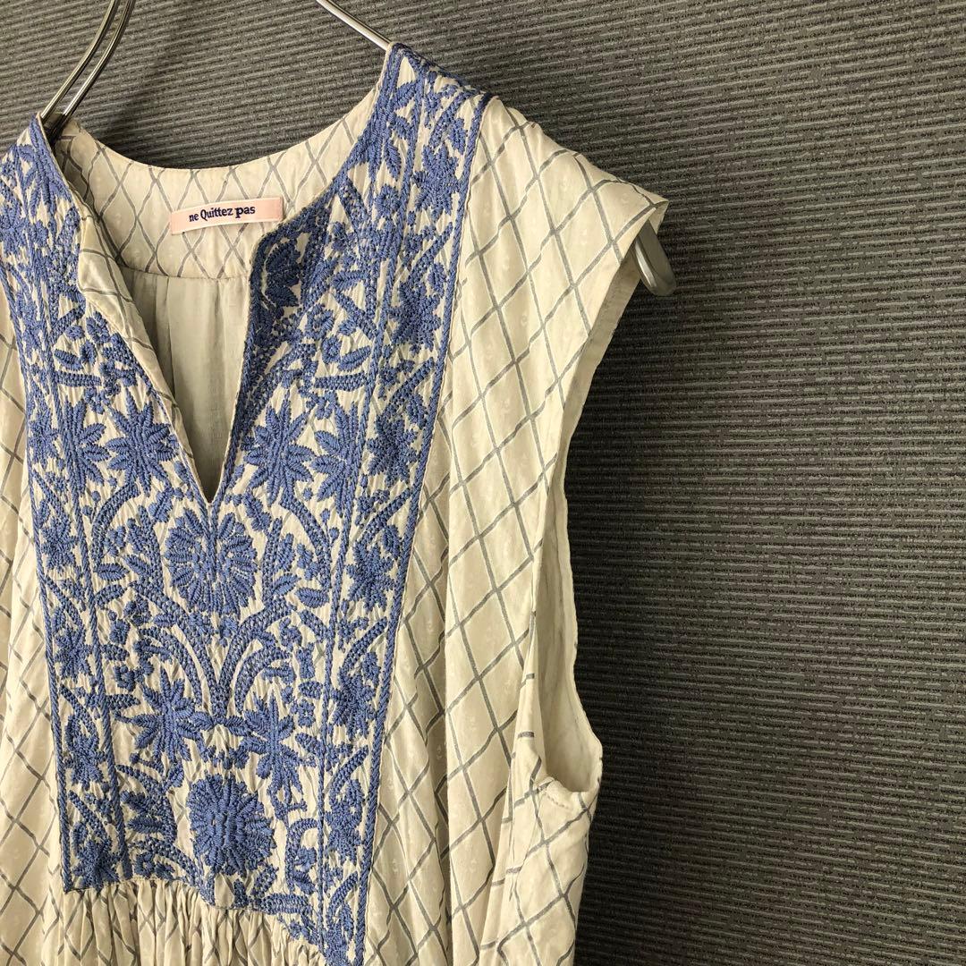 ヌキテパ DIA CHECK PRINT EMB DRESS M ECRU