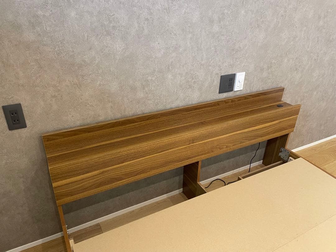 ベッドフレーム クイーン 棚・コンセント付収納ベッド Montray モントレー