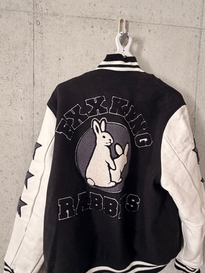 FR2 エフアールツー スタジャン ラビット 袖レザー ブラック ホワイト