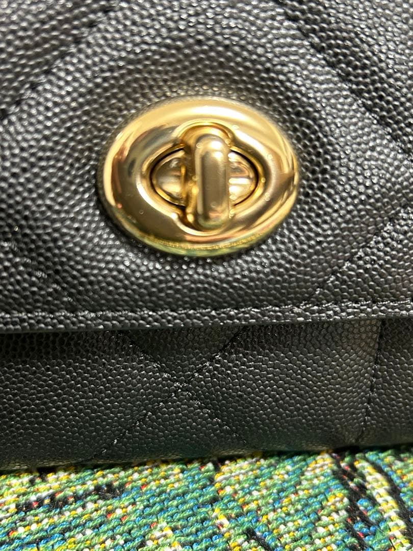 【美品】coach、コーチ、ブラックレザーキルティングゴールドショルダーバッグ