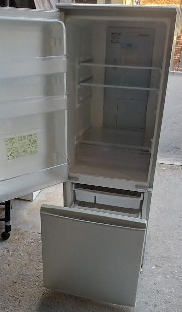 大阪府配送無料！SHARP 2ドア冷蔵庫 2011年 動作品 大阪市 大阪府