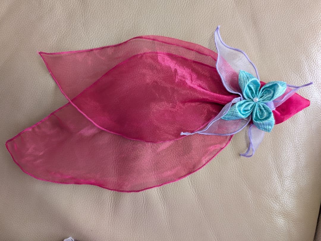 ビビデバビデブティック　アリエルドレス　ヘアアクセサリー付き。