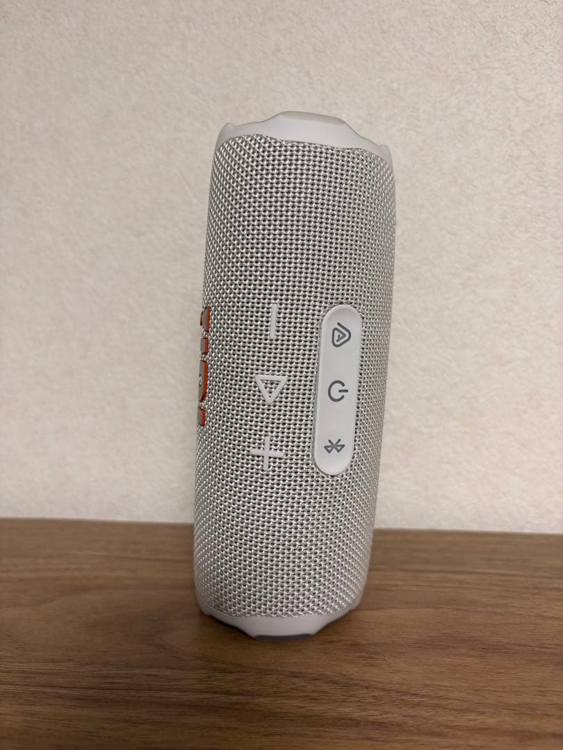 JBL FLIP 7/ストラップ・カラビナ付属/JBLFLIP7WHT