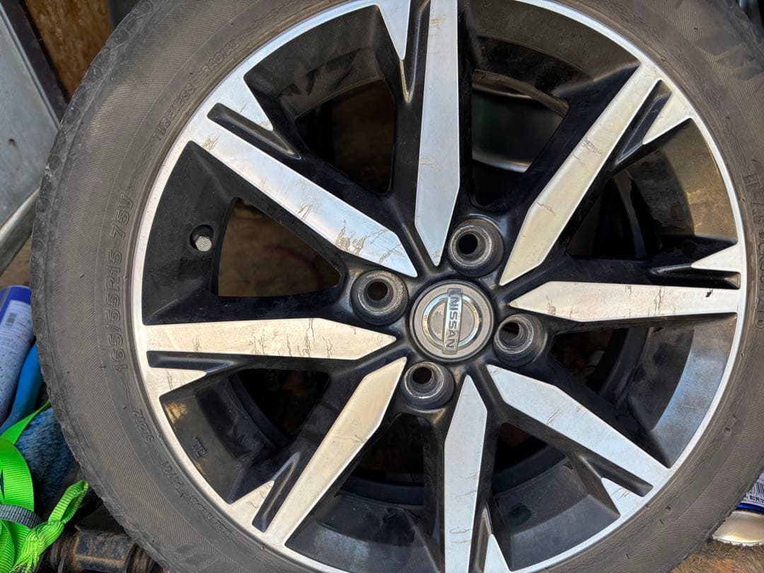 ニッサン　日産デイズ純正ホイールタイヤつき