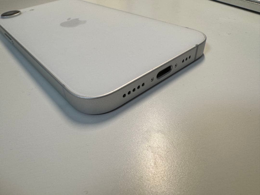 iPhone 16e ホワイト 128GB