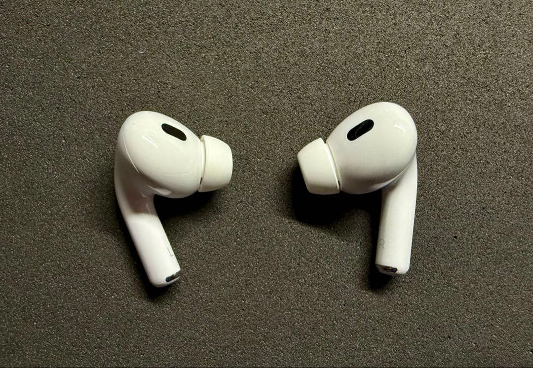 Apple AirPods Pro2 & ケース