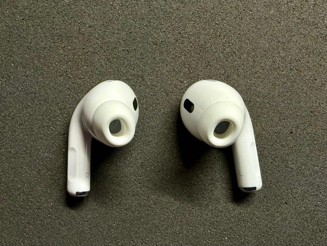 Apple AirPods Pro2 & ケース