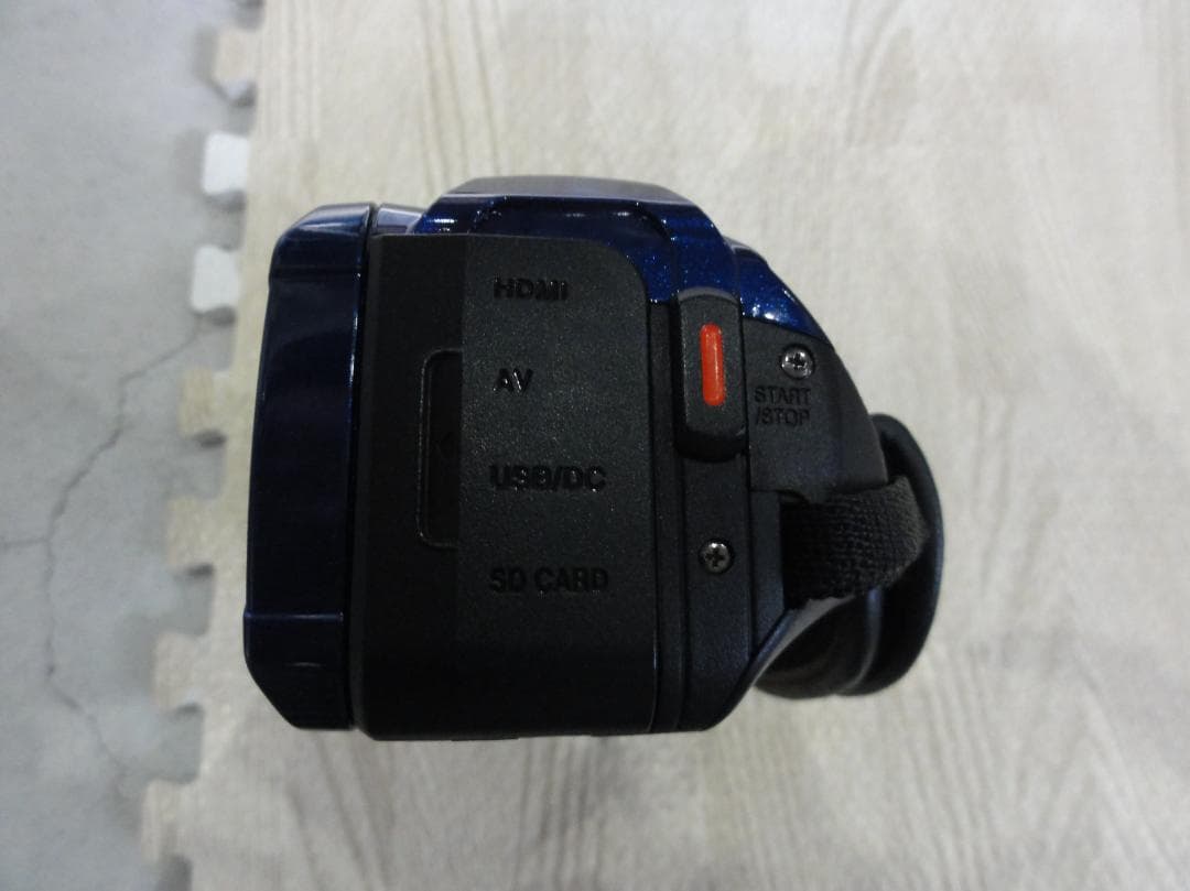 美品　JVC ビクター ビデオカメラ GZ-B800 ブルー